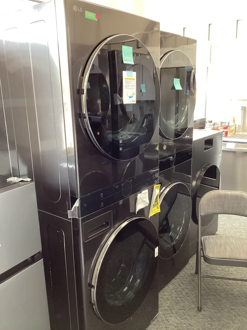 LG WKHC252HBA - Wash Tower at Doraville Store