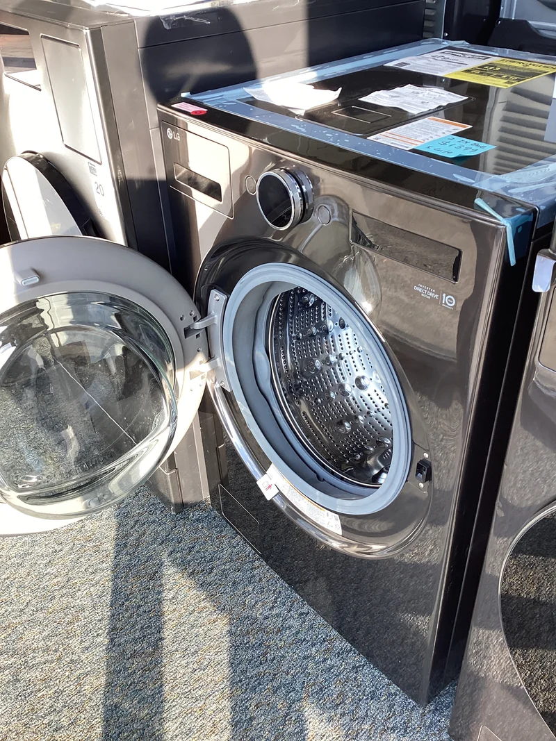 LG WM6998HBA - Washer/Dryer Combo at Doraville Store