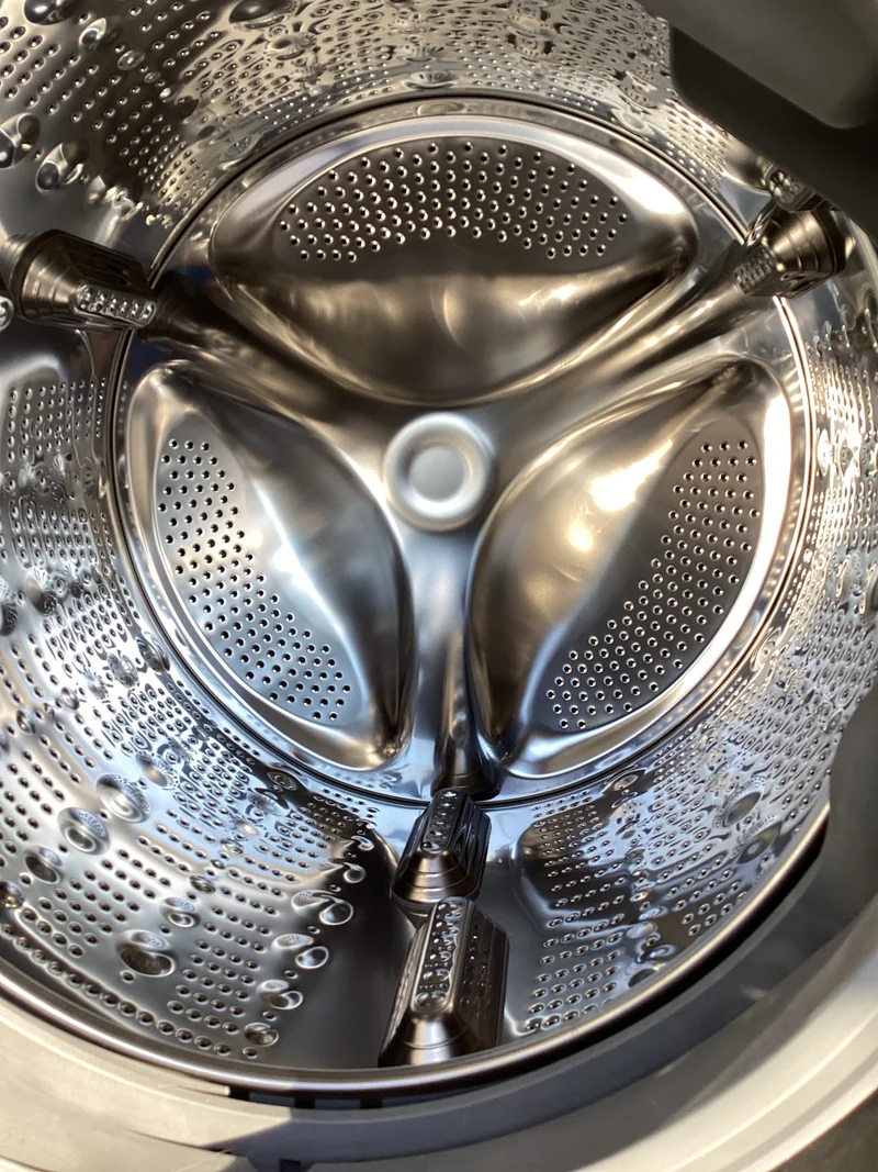 LG WM6998HBA - Washer/Dryer Combo at Doraville Store