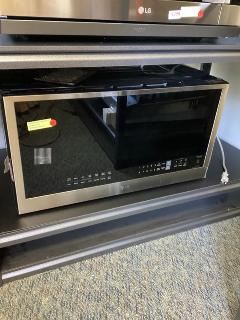 LG MVEL2033F - Microwave at Doraville Store